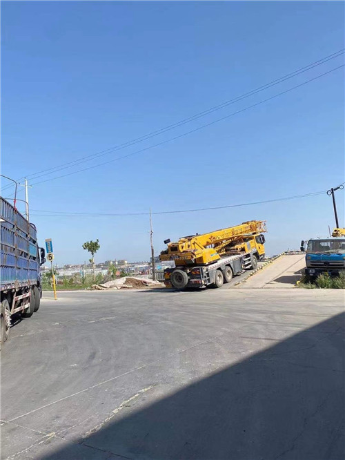 镜湖区25吨吊车的租赁价格大概是多少？