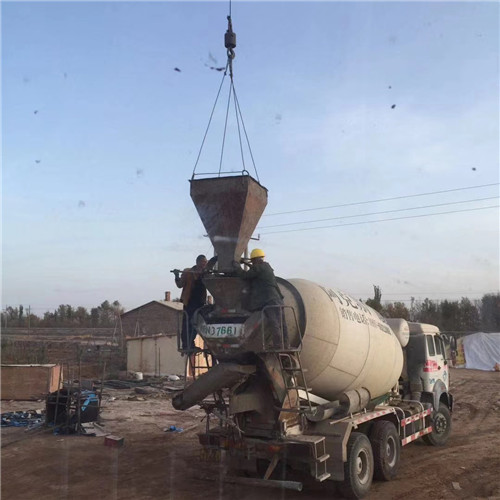 镜湖区“精准瞄准”—— 吊车的 “定位导航” 技术