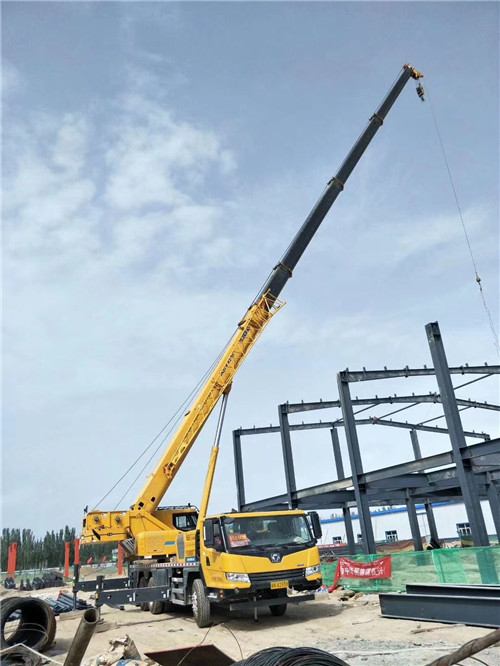镜湖区超高层建筑钢结构吊装案例